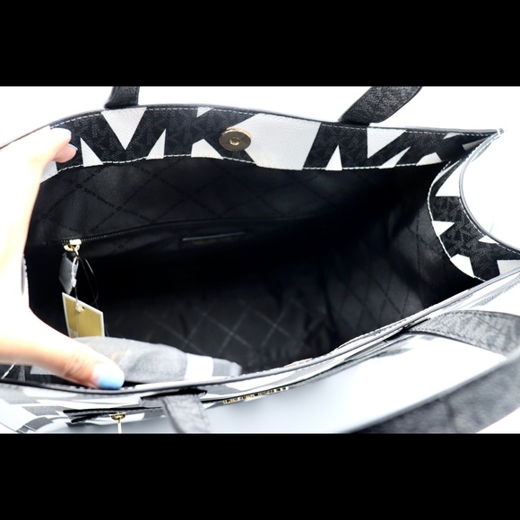 NWT Michael Kors Large Kenly Tote - Picture 5 of 7